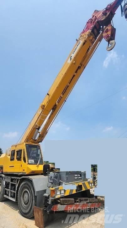 Tadano TR250M-5 ラフテレーンクレーン
