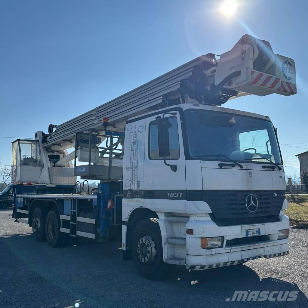 Cela TJ460 トラック高所作業車