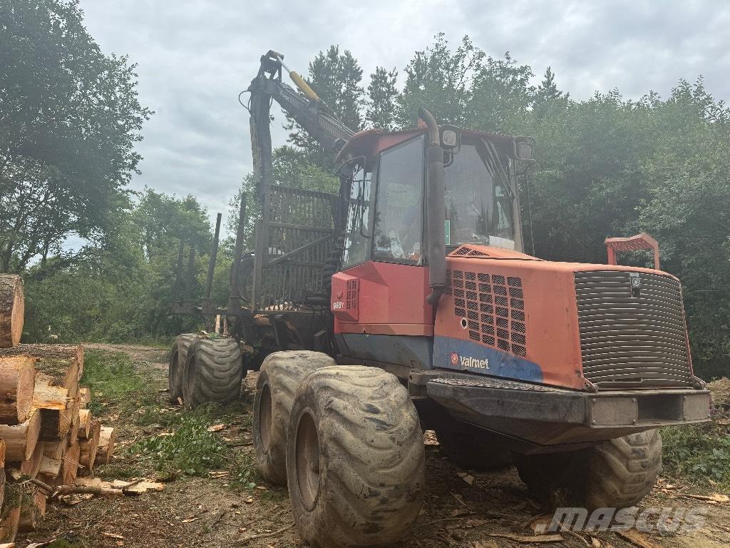Komatsu 860.1 フォワーダー