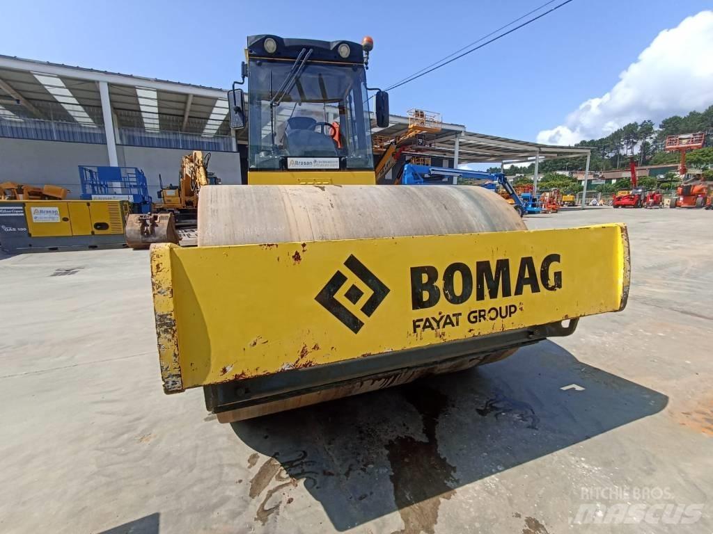 Bomag BW 219 D H-4 ソイルコンパクター