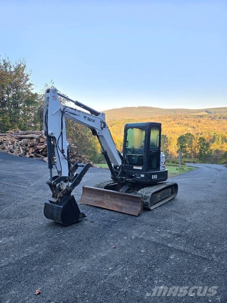 Bobcat E 45 ミニ油圧ショベル 7t以下（ミニユンボ・ミニディガー）