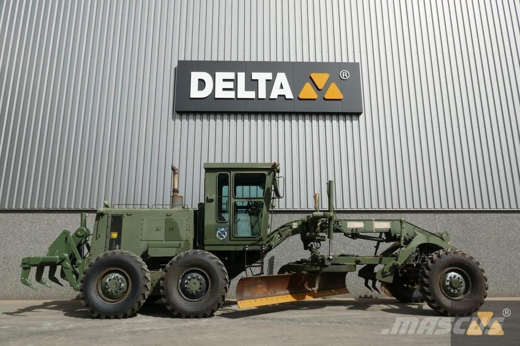 CAT 130G Ex-army モーターグレーダー