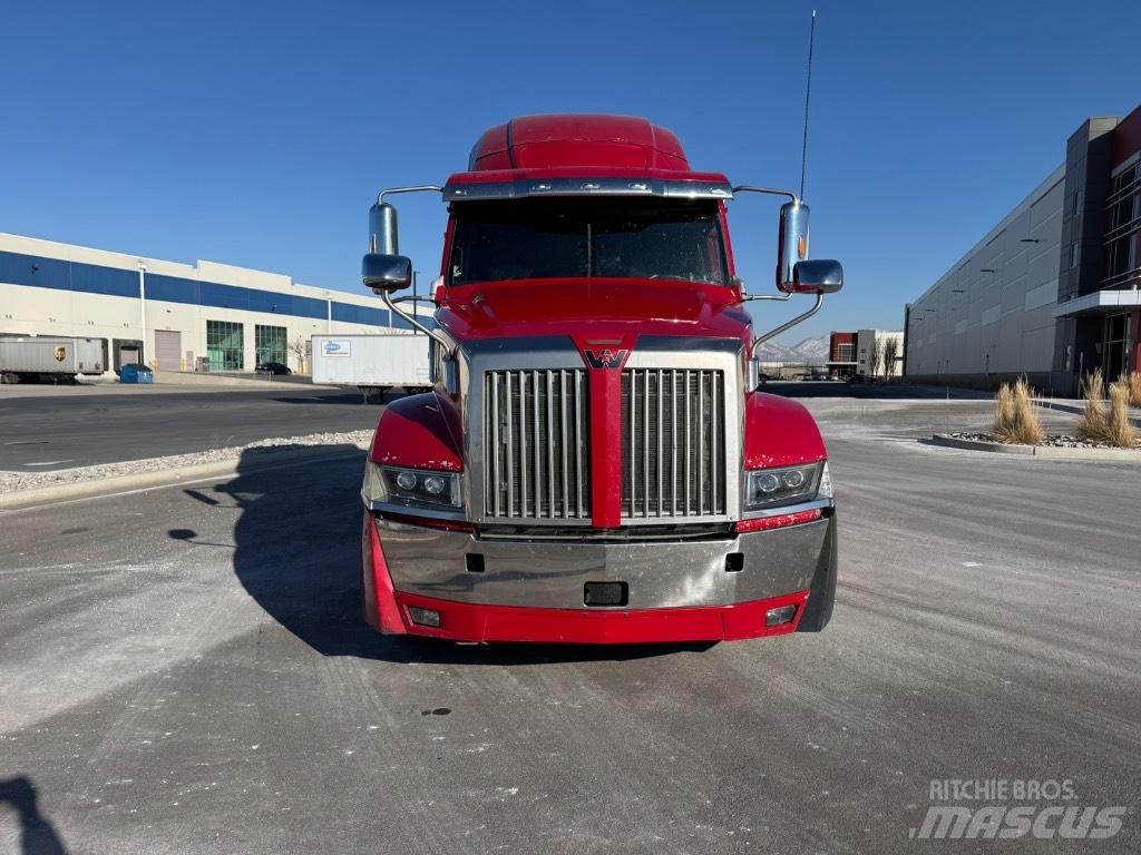 Western Star 5700 XE 中古トラクターヘッド | トレーラーヘッド