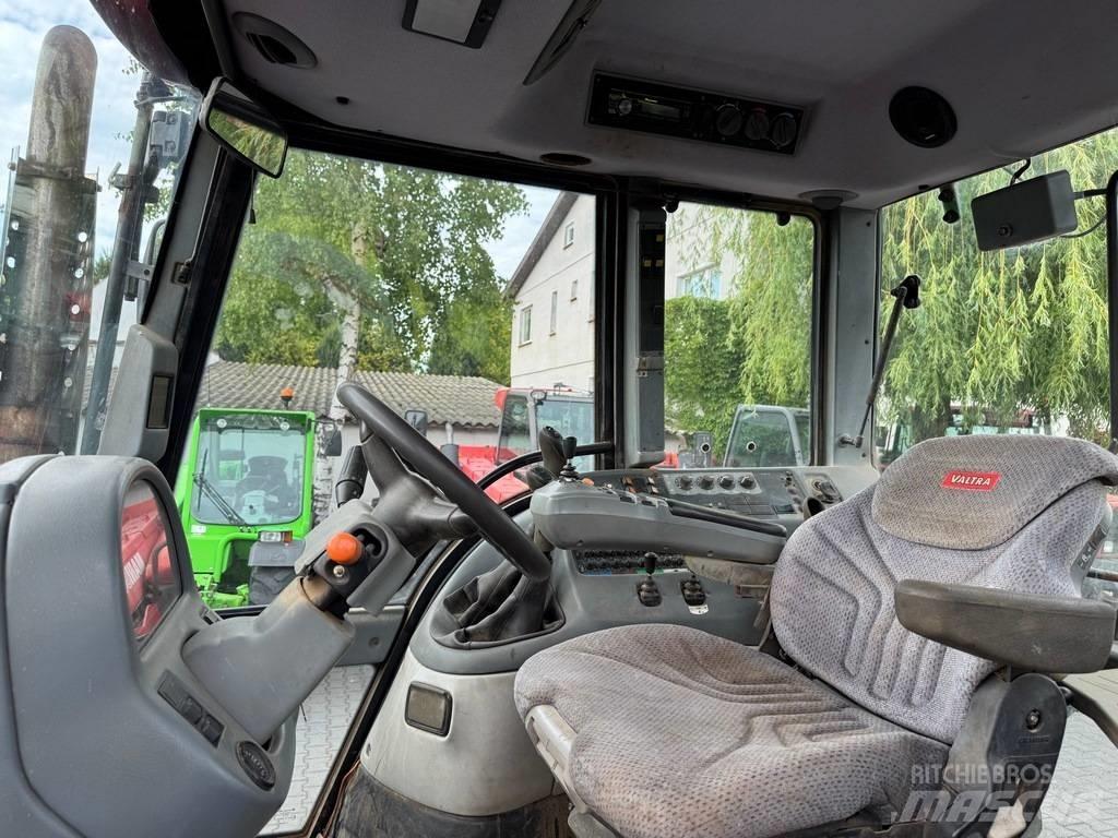 Valtra T160 HiTECH トラクター