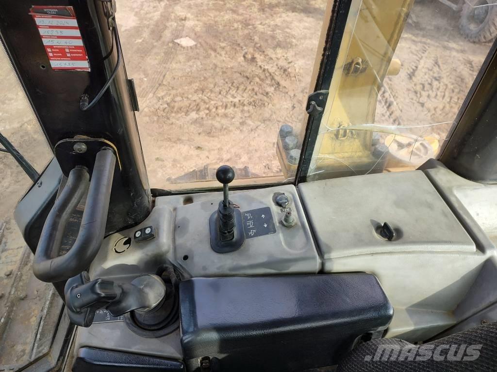 CAT D 6 N LGP ブルドーザー