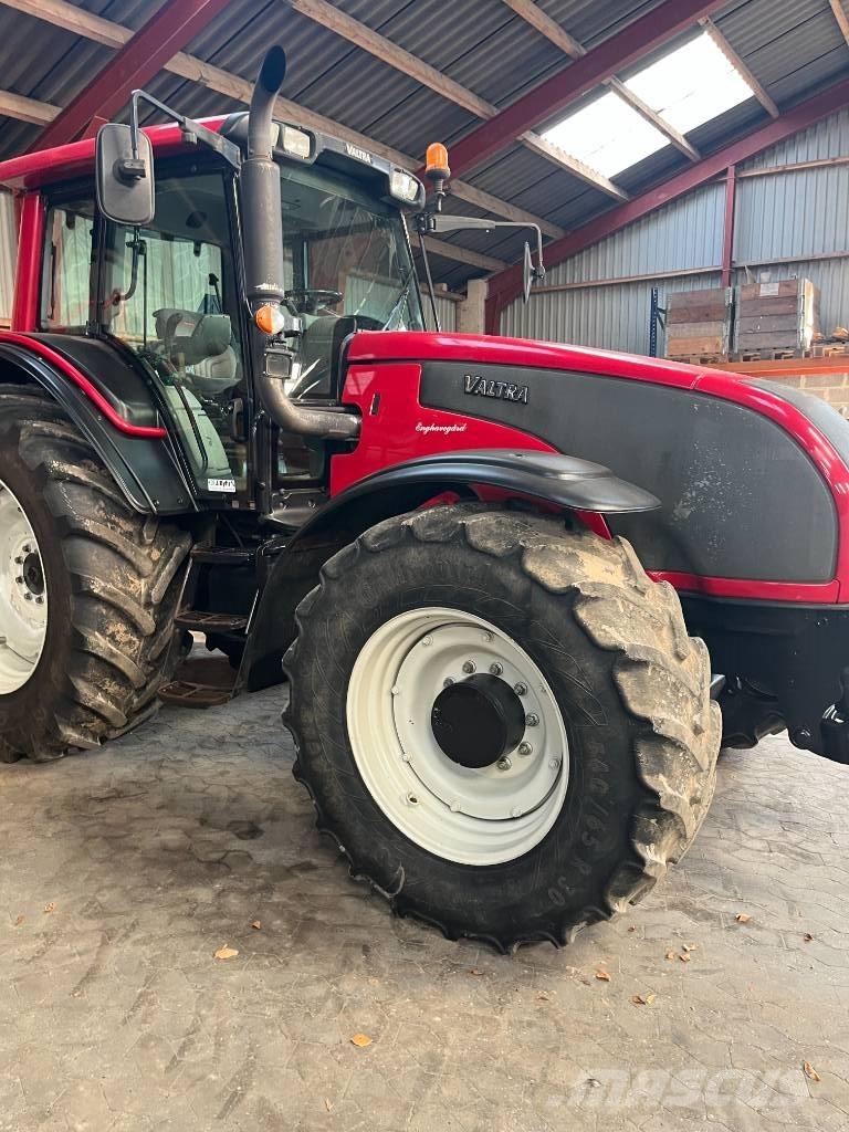 Valtra T 191 トラクター