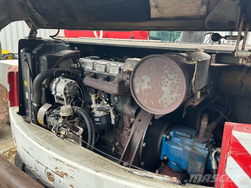 Takeuchi TB070 ミニ油圧ショベル 7t以下（ミニユンボ・ミニディガー）