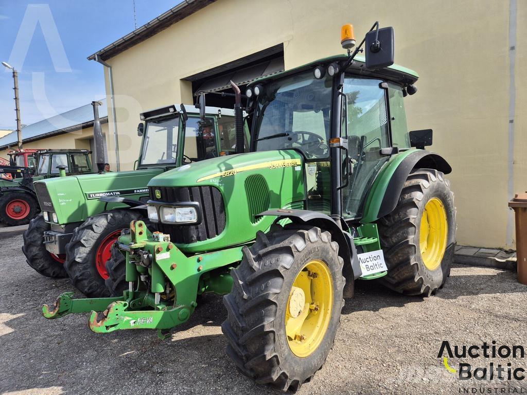 John Deere 5820 トラクター