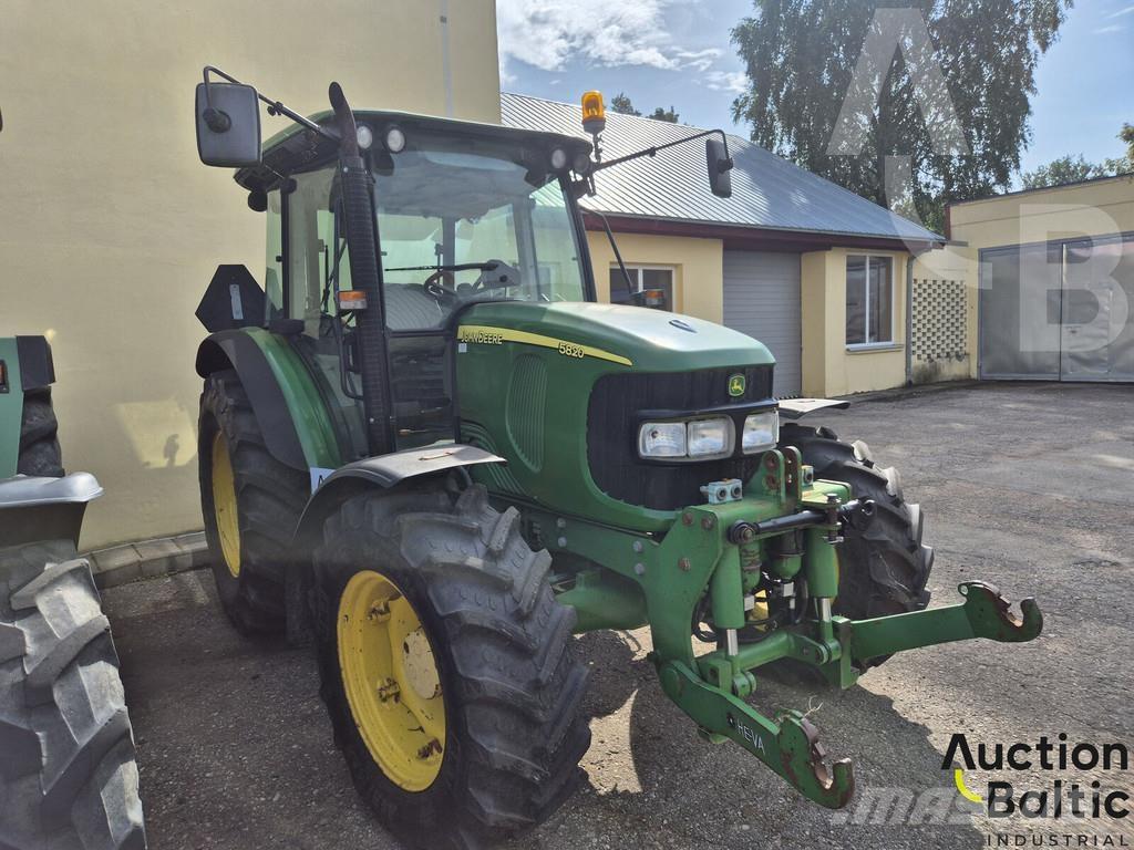 John Deere 5820 トラクター