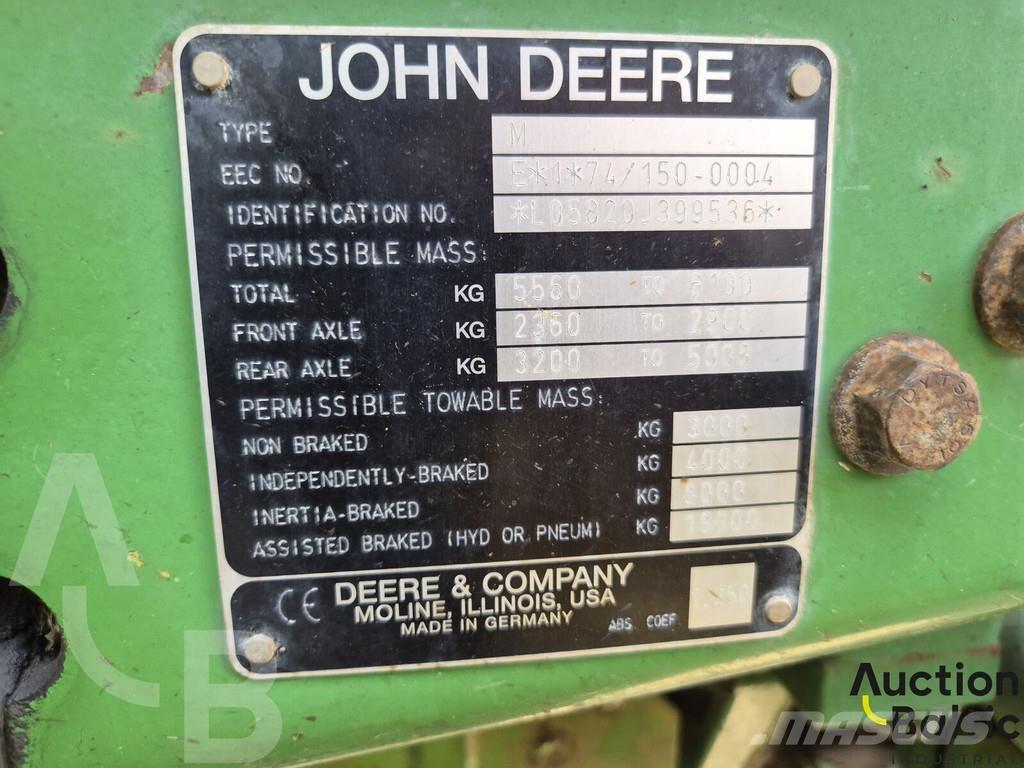 John Deere 5820 トラクター