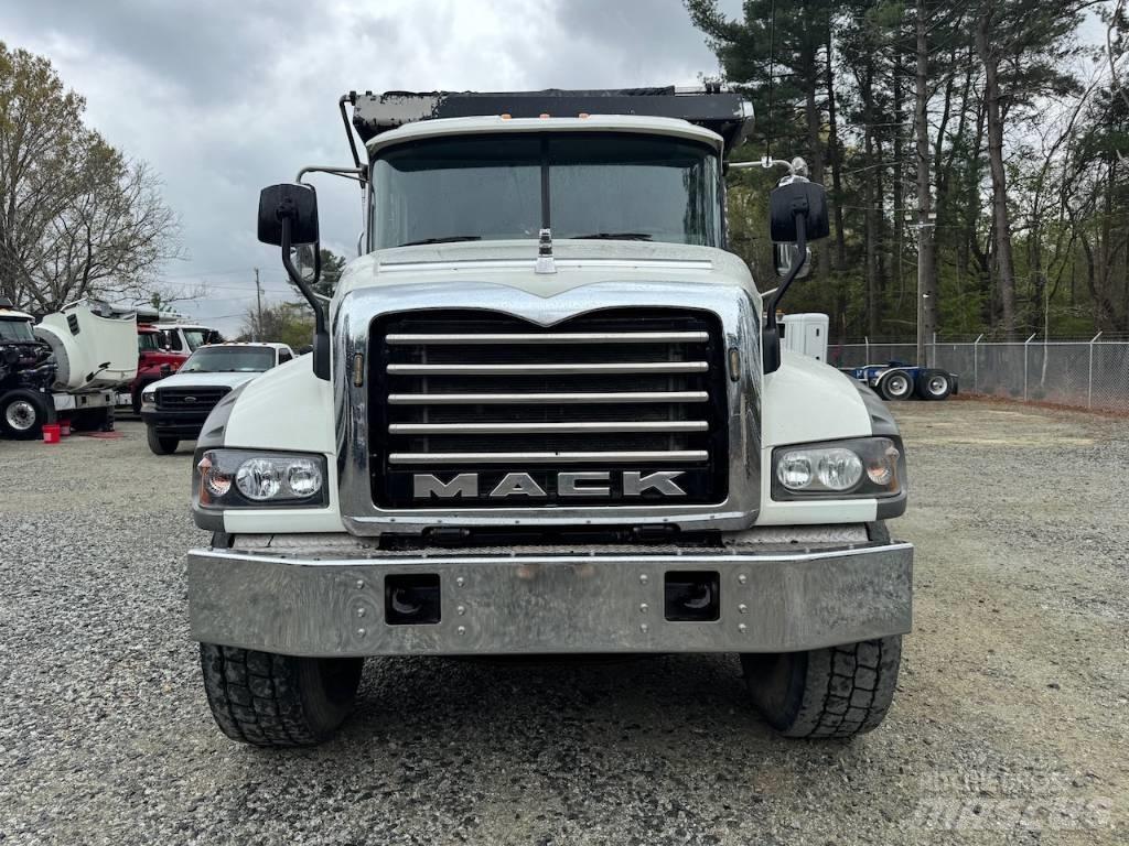 Mack GU433 ダンプ