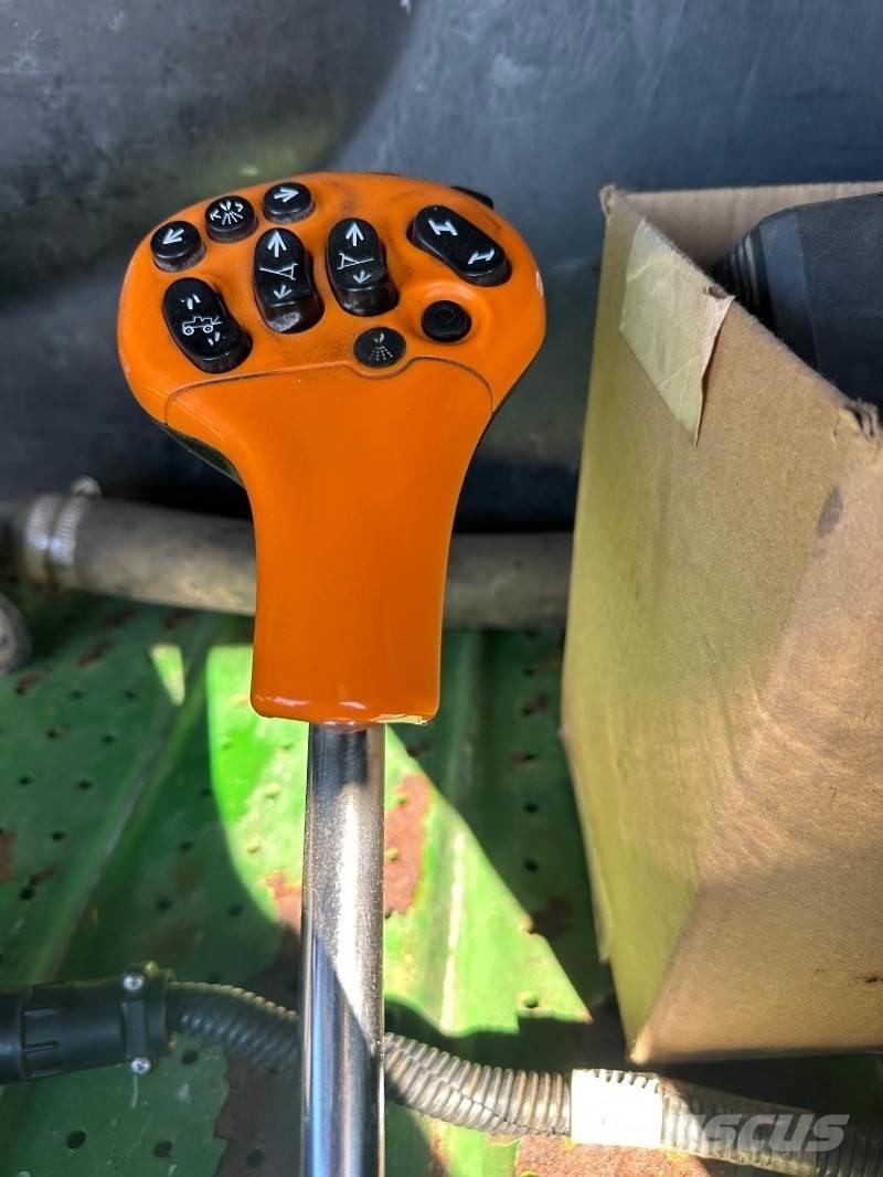 John Deere R952 i 牽引型スプレイヤー
