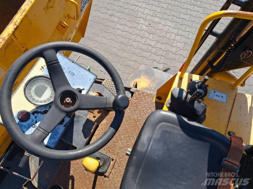 JCB 9TFT サイト　ダンプ