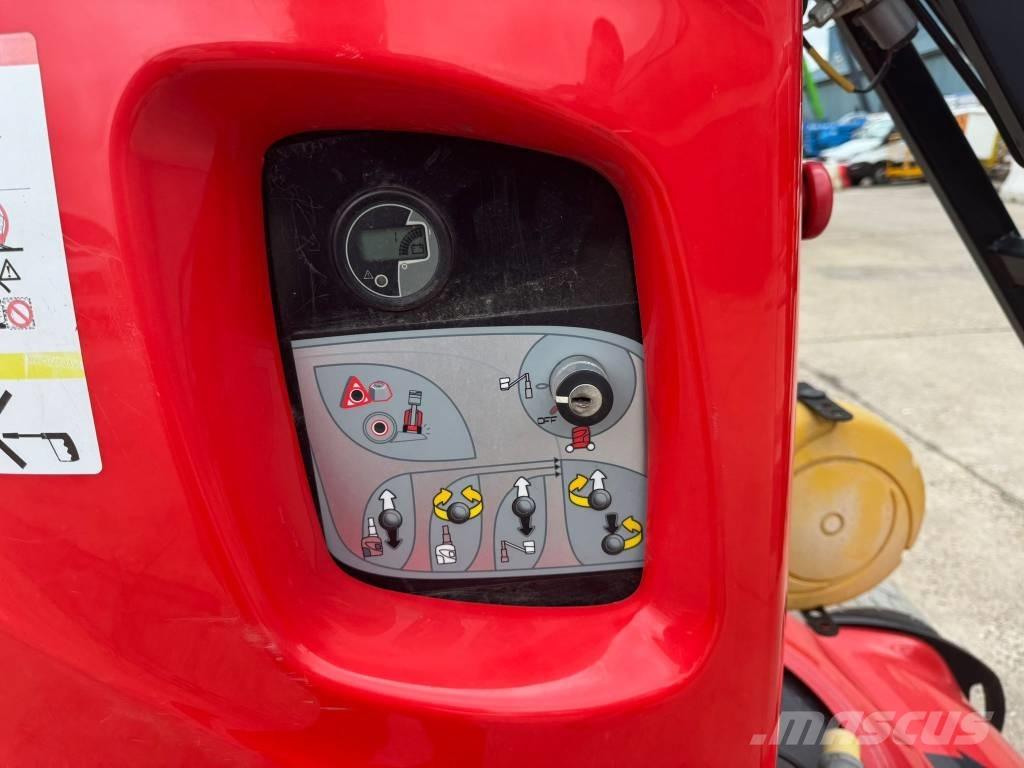 Manitou 100 VJR 垂直昇降型リフト
