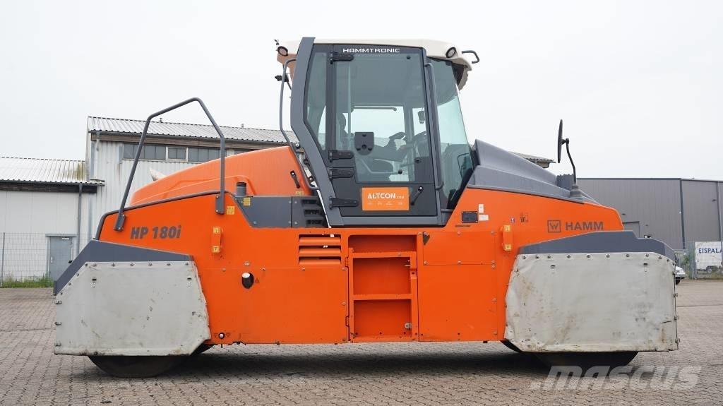 Hamm HP 180 i タイヤローラ