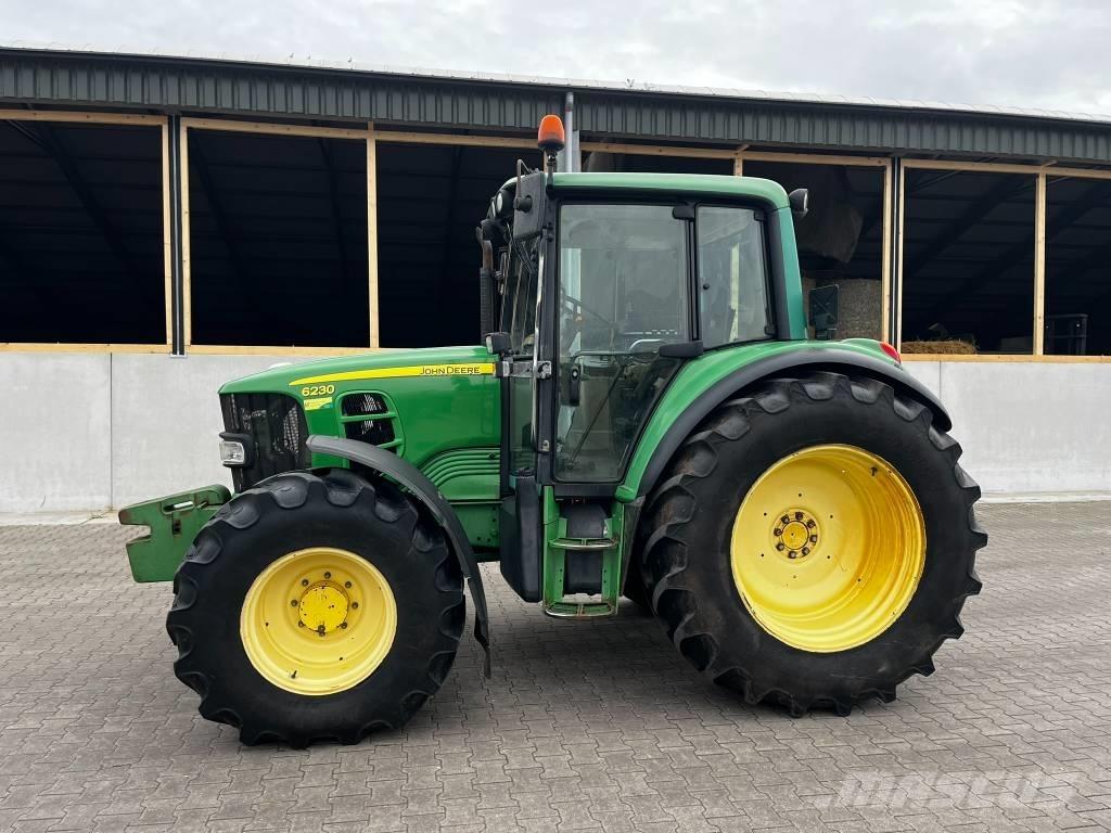 John Deere 6120 トラクター
