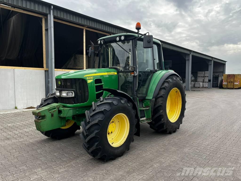 John Deere 6120 トラクター