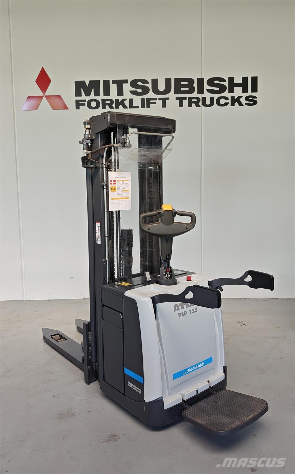 Atlet PSP125 自走式スタッカー