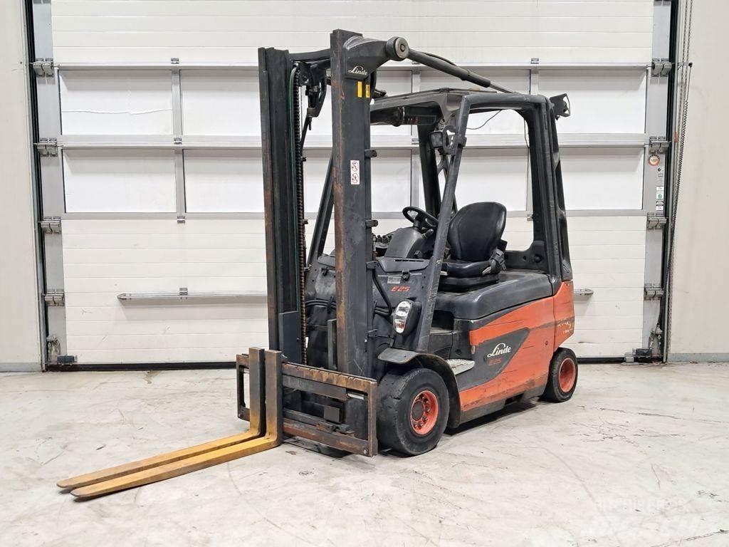 Linde E25-01 バッテリーフォークリフト
