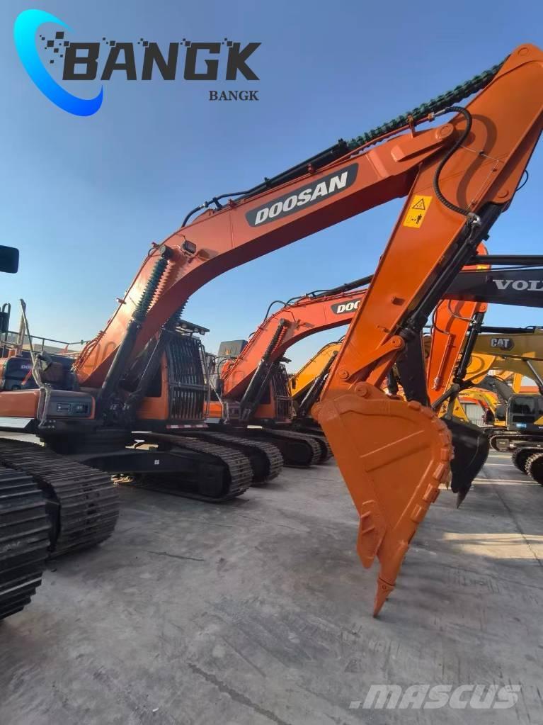 Doosan DX 300 LC 大型油圧ショベル12t以上（パワーショベル・ユンボ）