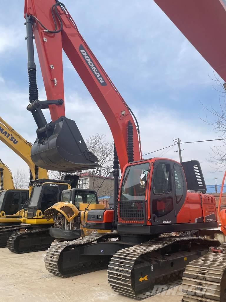 Doosan DX 220 LC-9C 大型油圧ショベル12t以上（パワーショベル・ユンボ）