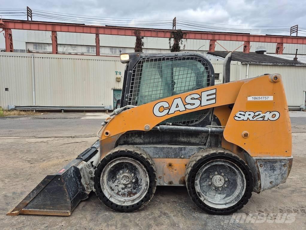 CASE SR120 スキッドステアローダー