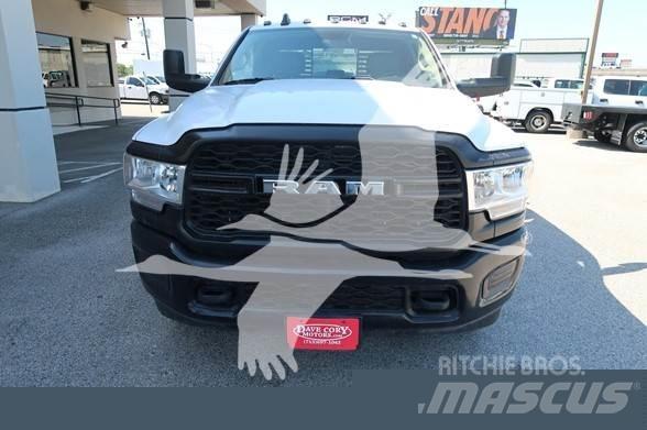 RAM 3500 HD 平ボディー