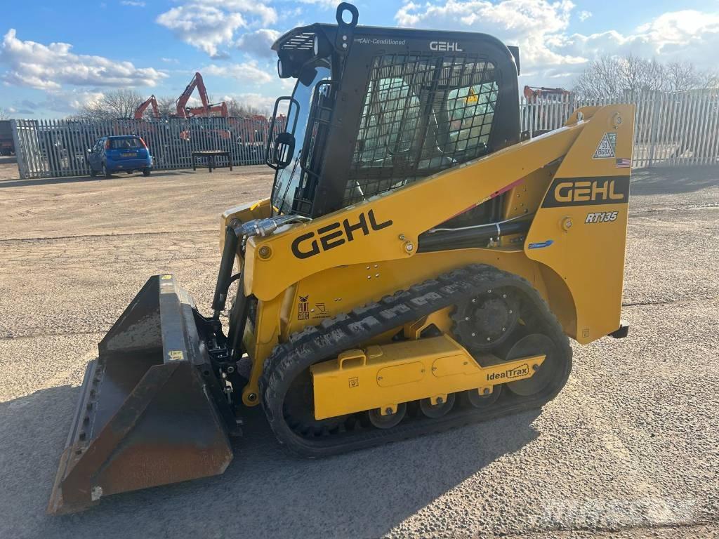 Gehl RT135 スキッドステアローダー