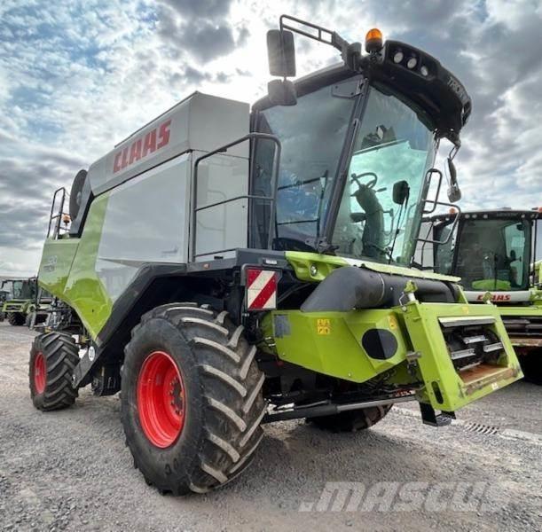 CLAAS TRION 520 コンバイン