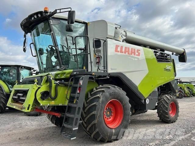 CLAAS TRION 520 コンバイン