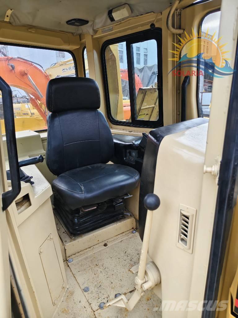 CAT D 7 R ブルドーザー