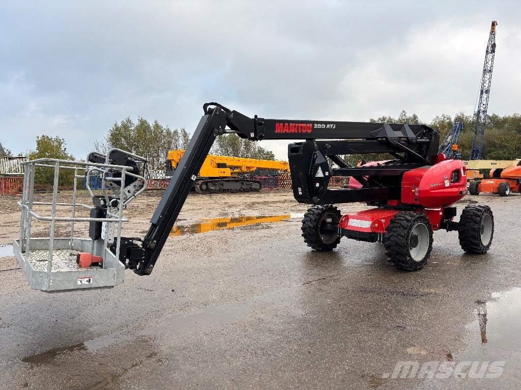 Manitou 200 ATJ RC ブームリフト　屈伸型