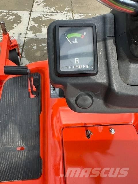 Kubota F 1900 乗用・自走モア/芝刈り機