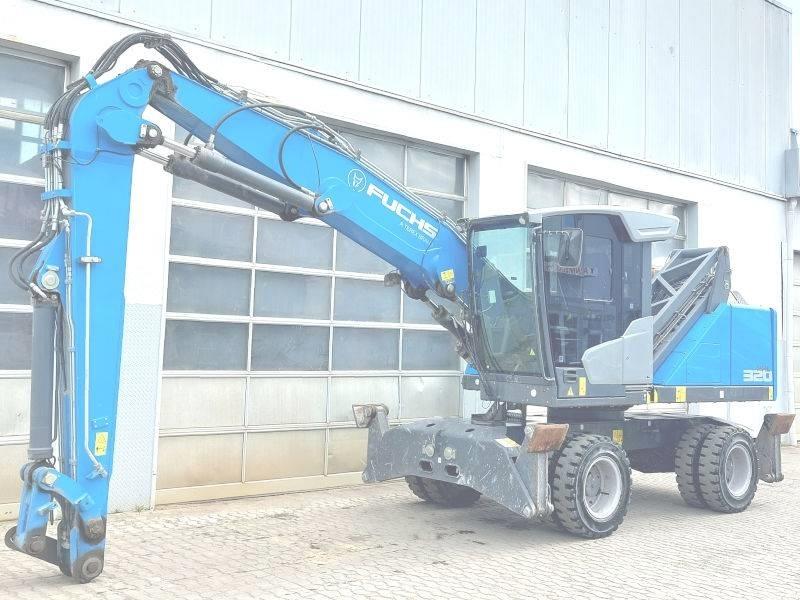 Fuchs MHL 320 F 廃棄物／工業産廃処理機