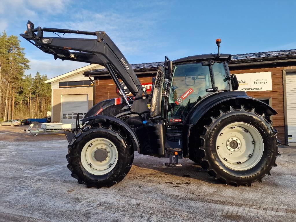 Valtra T 145 Active トラクター