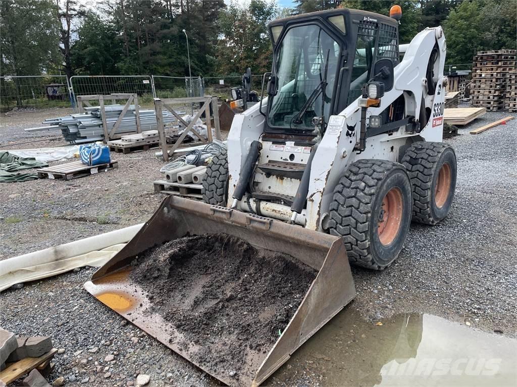Bobcat S330 スキッドステアローダー