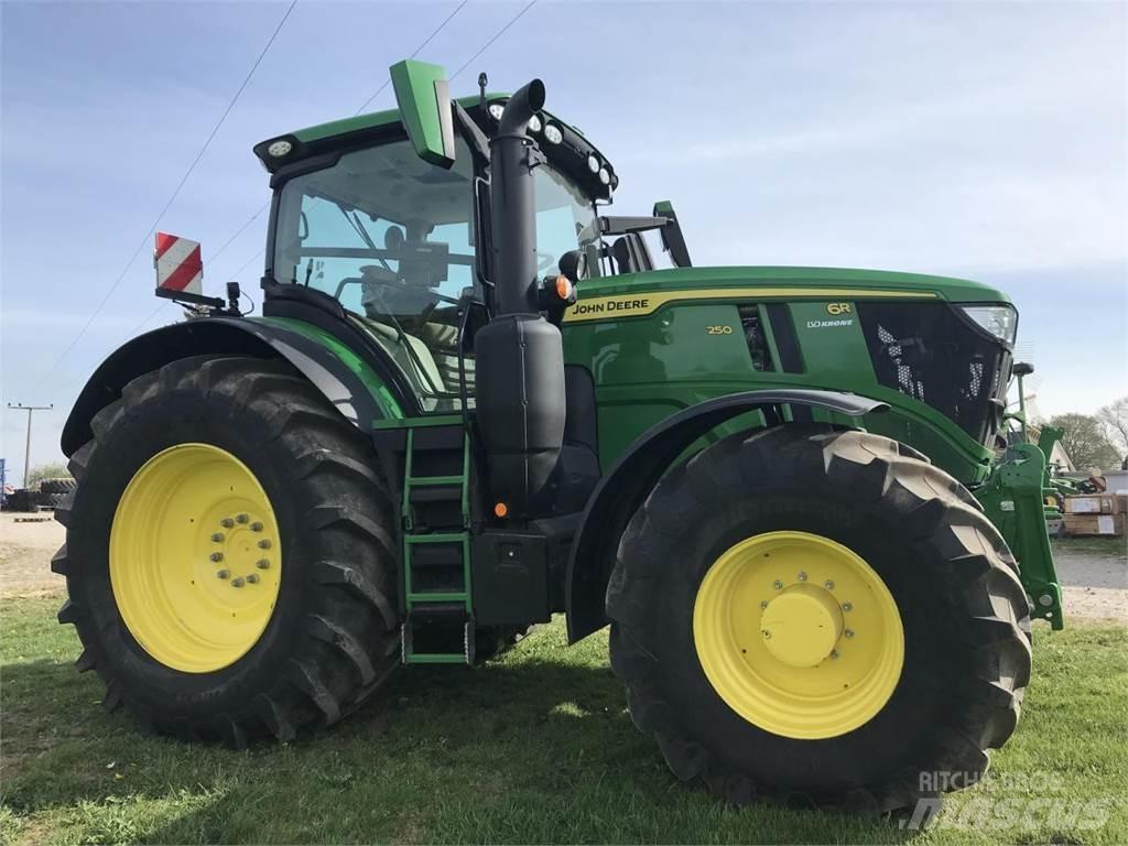 John Deere 6R 250 トラクター
