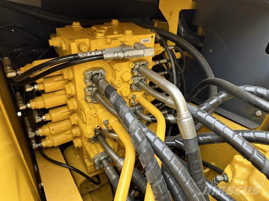 Komatsu PC 200-8 大型油圧ショベル12t以上（パワーショベル・ユンボ）