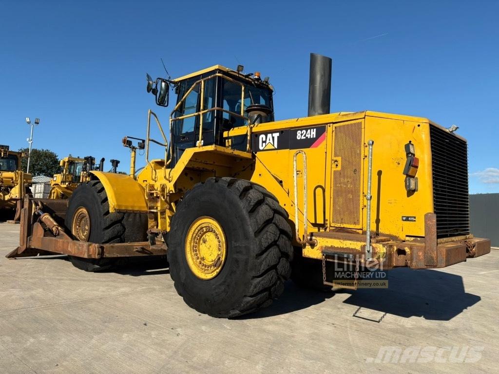 CAT 824 H タイヤ式ブルドーザ