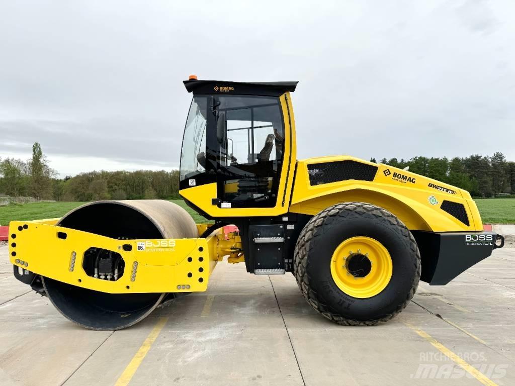 Bomag BW213D-5 振動ローラ