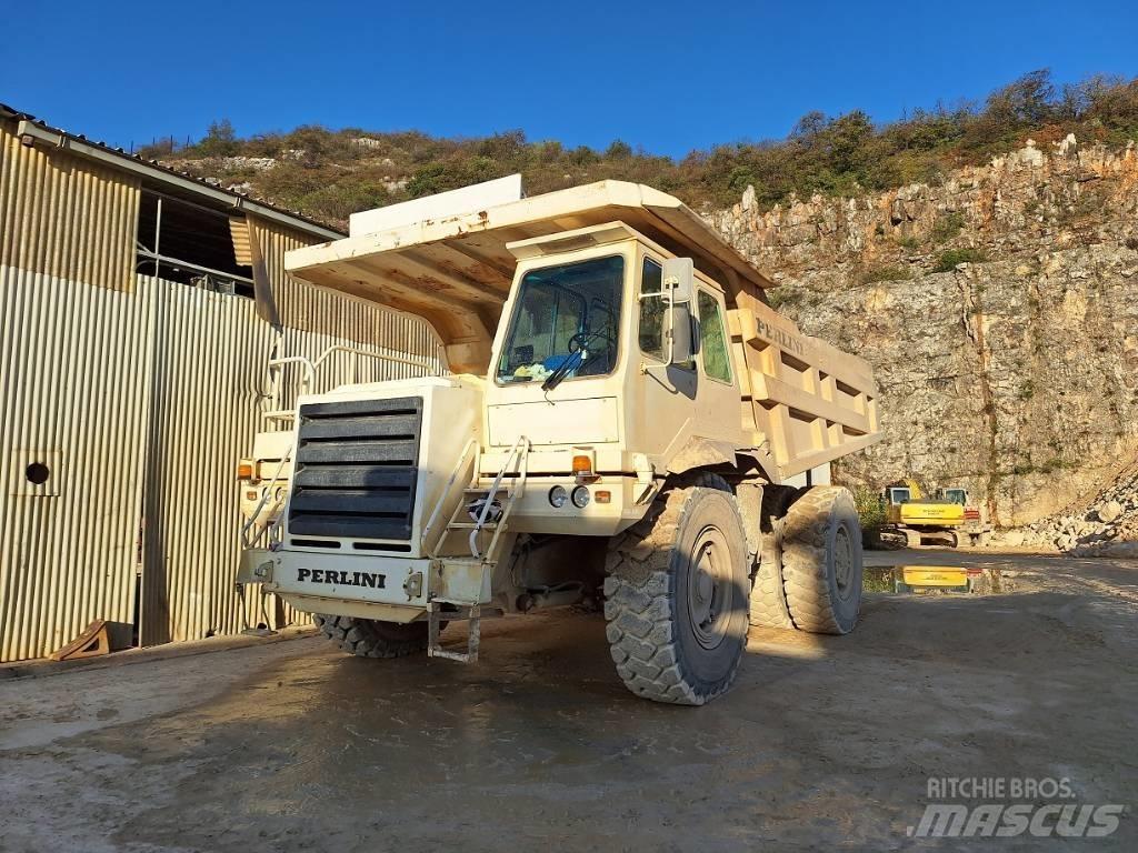 Perlini D655E リジットフレーム式ダンプトラック