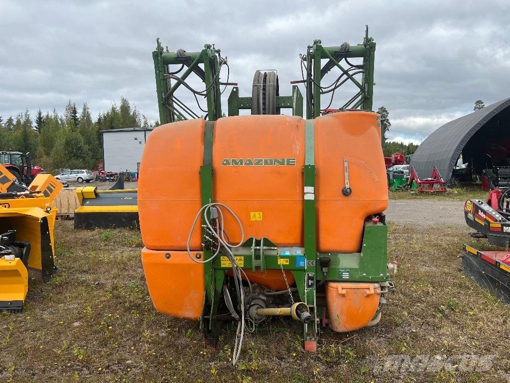 Amazone UF 1501 牽引型スプレイヤー