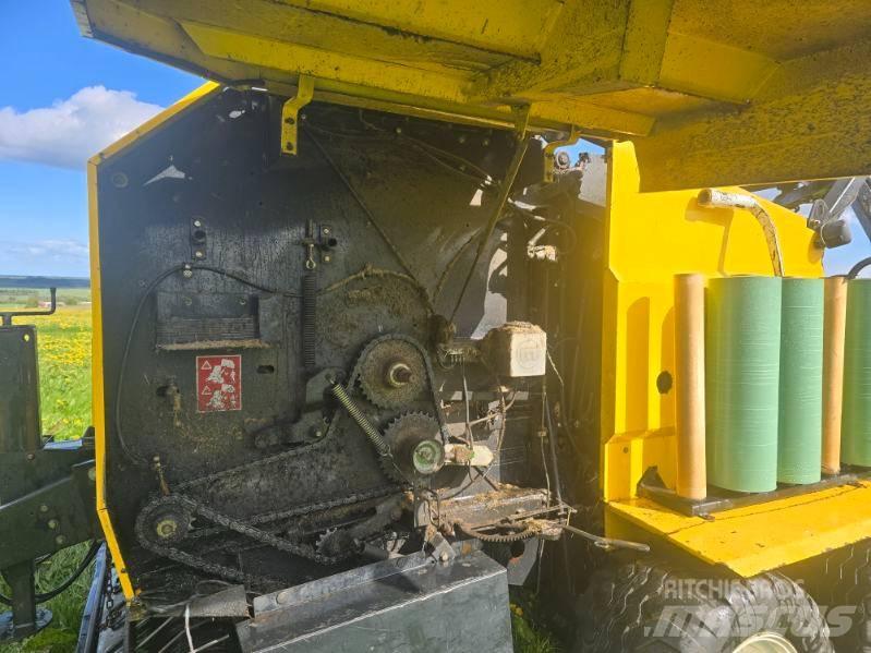 New Holland BR 560 ラウンドベーラー