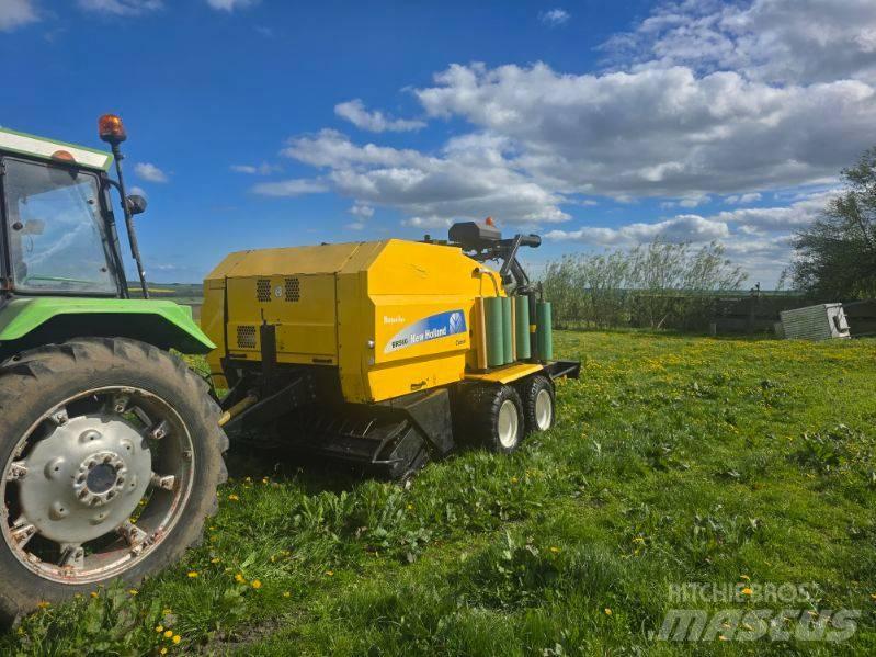 New Holland BR 560 ラウンドベーラー