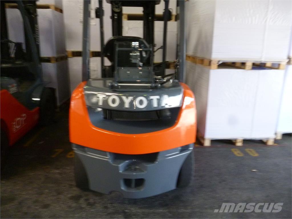 Toyota 02-8FGF25 LPGフォークリフト