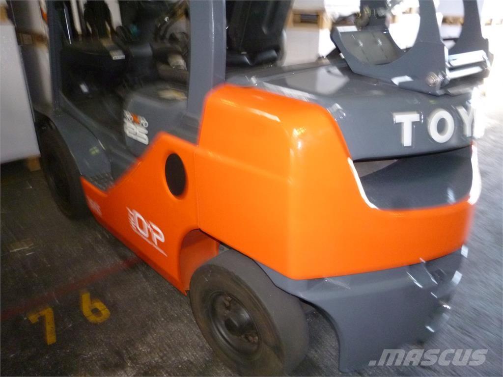 Toyota 02-8FGF25 LPGフォークリフト