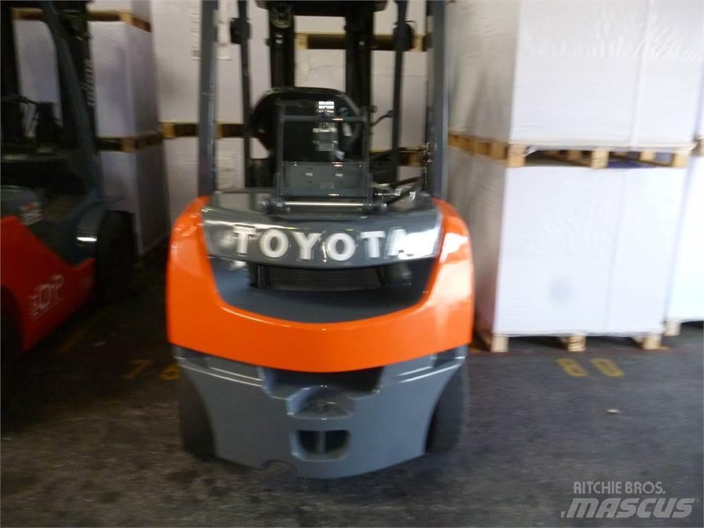 Toyota 02-8FGF25 LPGフォークリフト