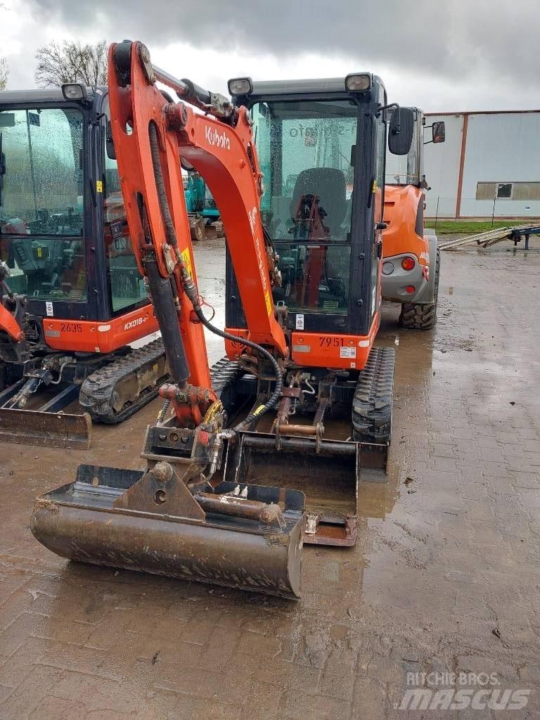 Kubota KX 019-4 ミニ油圧ショベル 7t以下（ミニユンボ・ミニディガー）