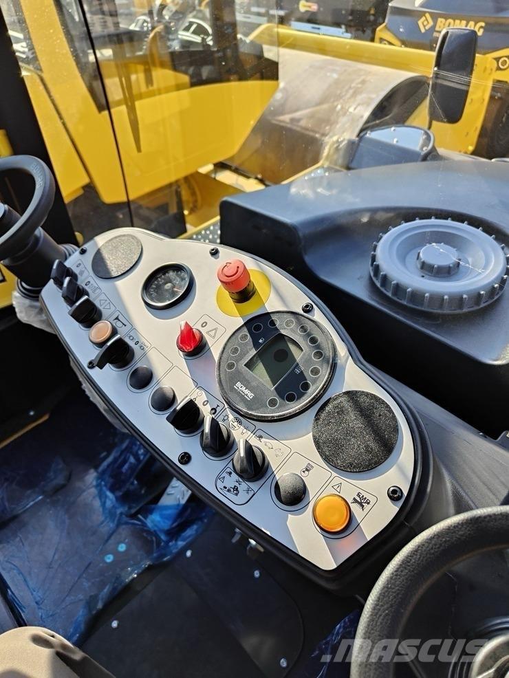 Bomag BW 24 R H タイヤローラ