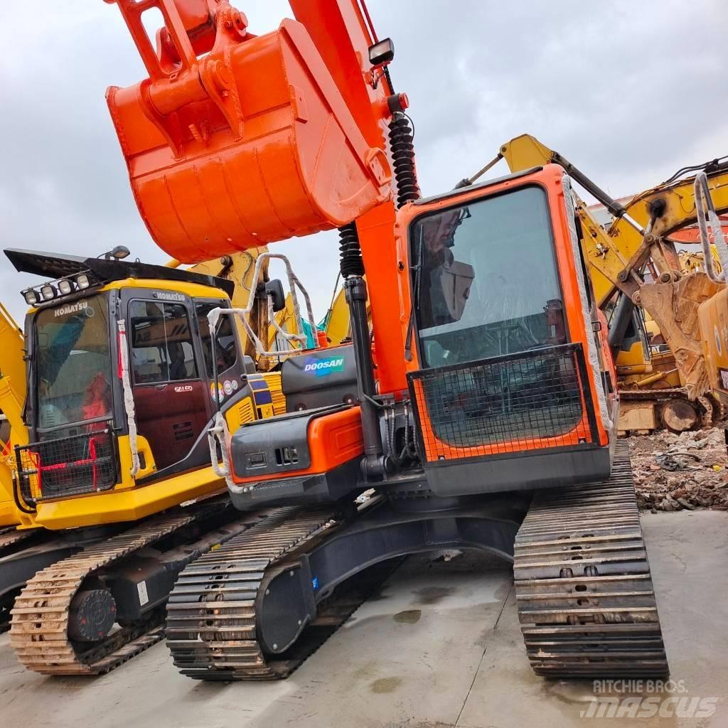 Doosan DX 150 LC 大型油圧ショベル12t以上（パワーショベル・ユンボ）